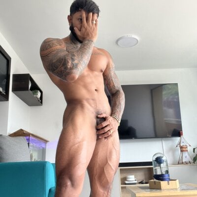 muscle_man16 Live Cam on StripChat