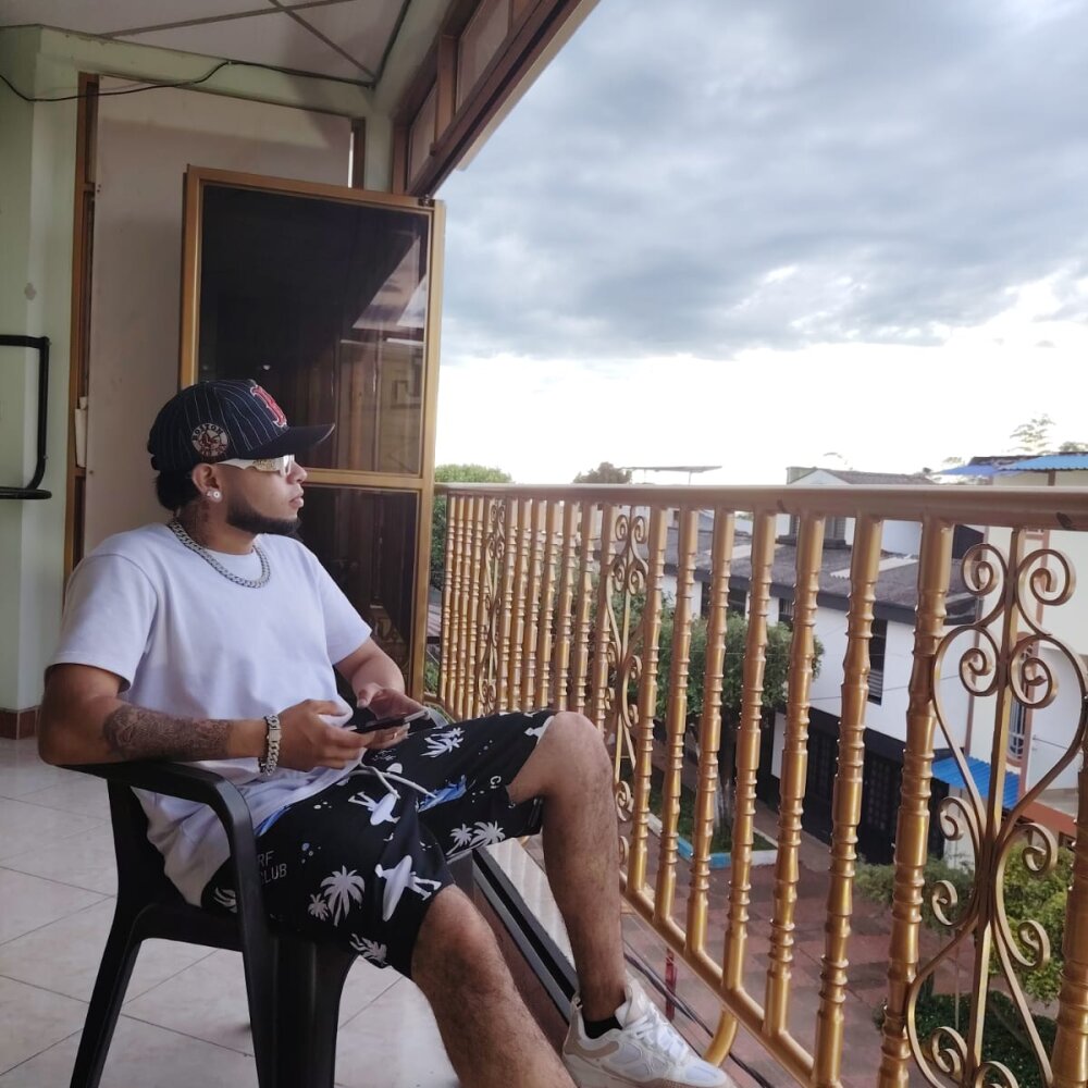 Maicolgomez21's Offline XXX Chat