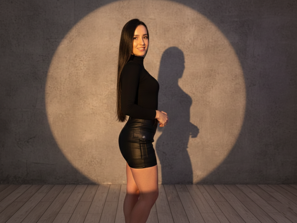 pornsexycams.com ellavillaluna livesex profile in bisexual cams