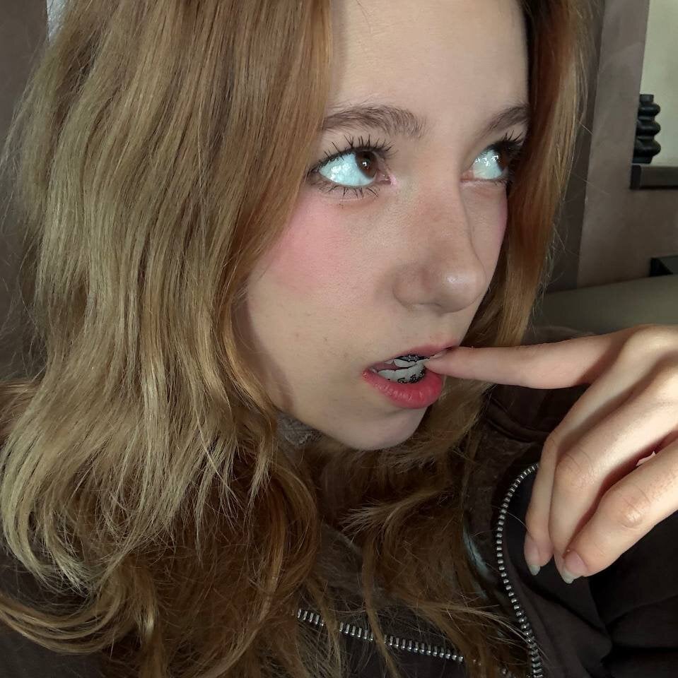 sunnybuchtel from stripchat