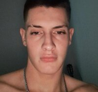 yulian_fox18's Offline Chat Room