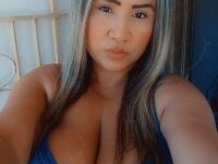 KarolinaBigBoobs' Offline Chat Room