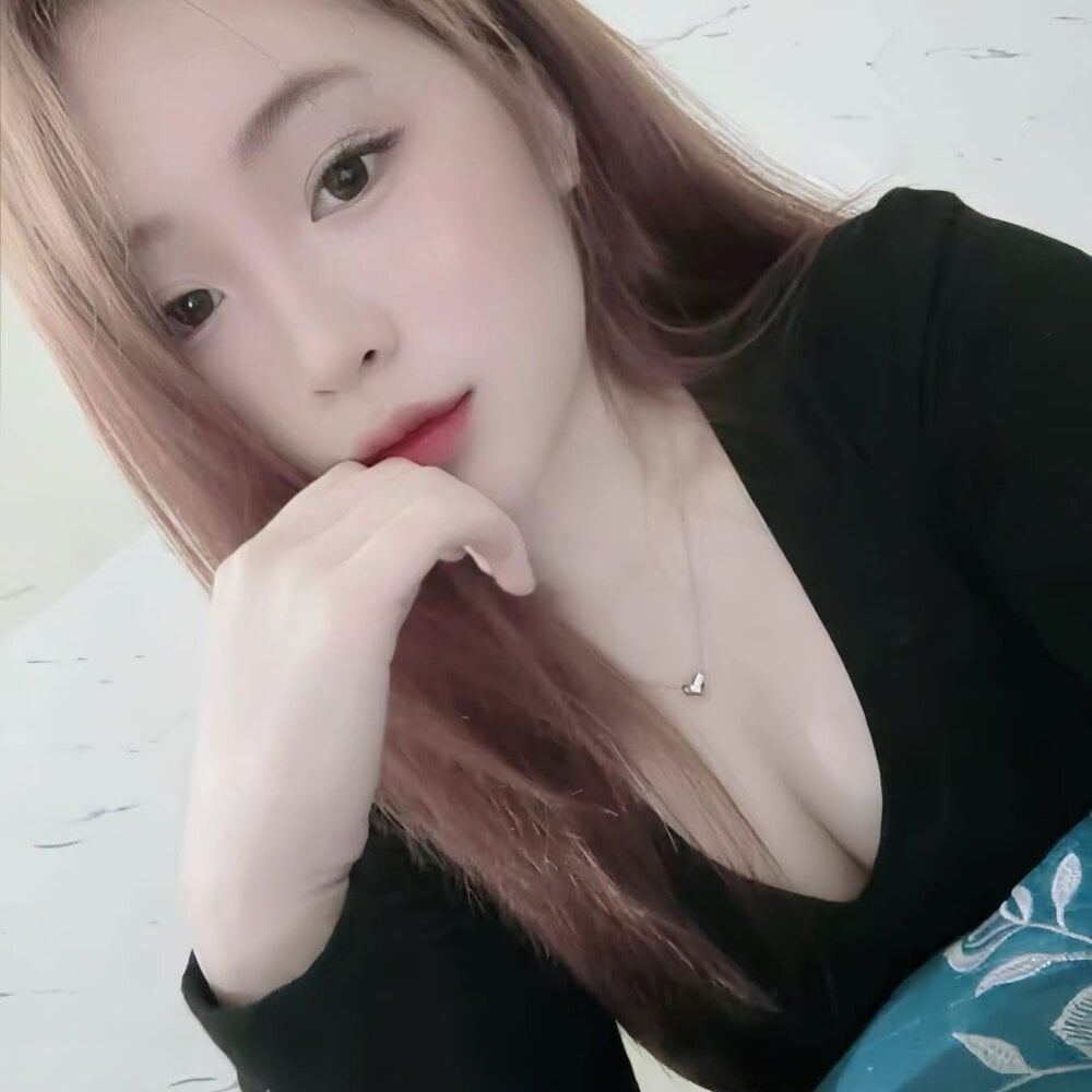Lyn-be99 Chat XXX Ngoại tuyến