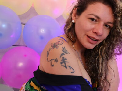 oriana_thomson 🕤 webcam chat