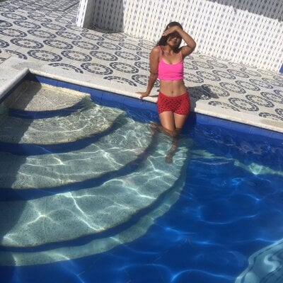 kattyhot21 from stripchat