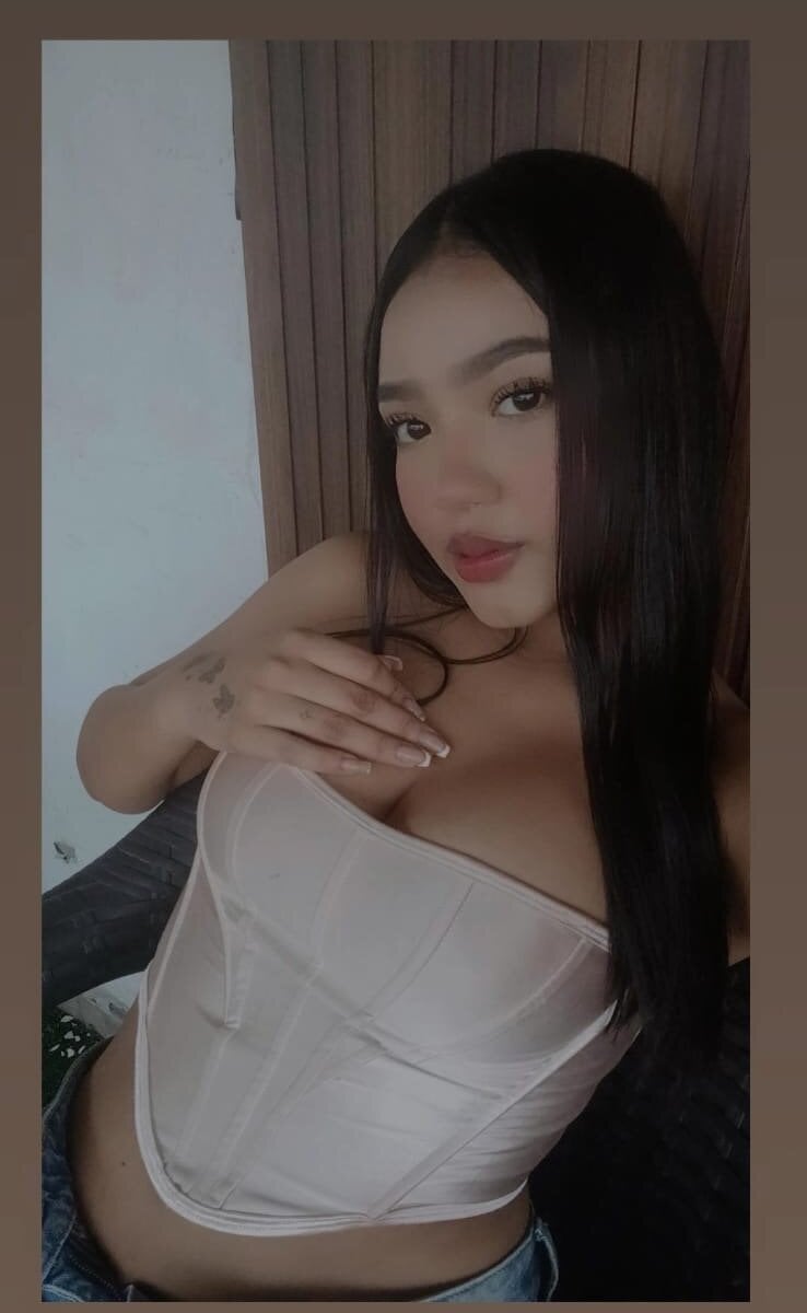 cheapadultsexcams.com _salome_st livesex profile in spanish cams