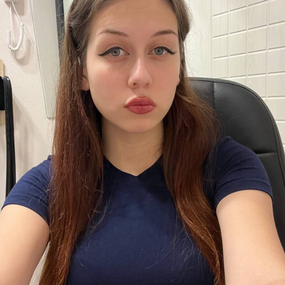 nayra_flash from stripchat