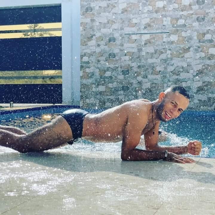 Connor_sexhairy