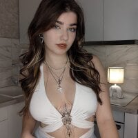 GwenBolyard's webcam live show