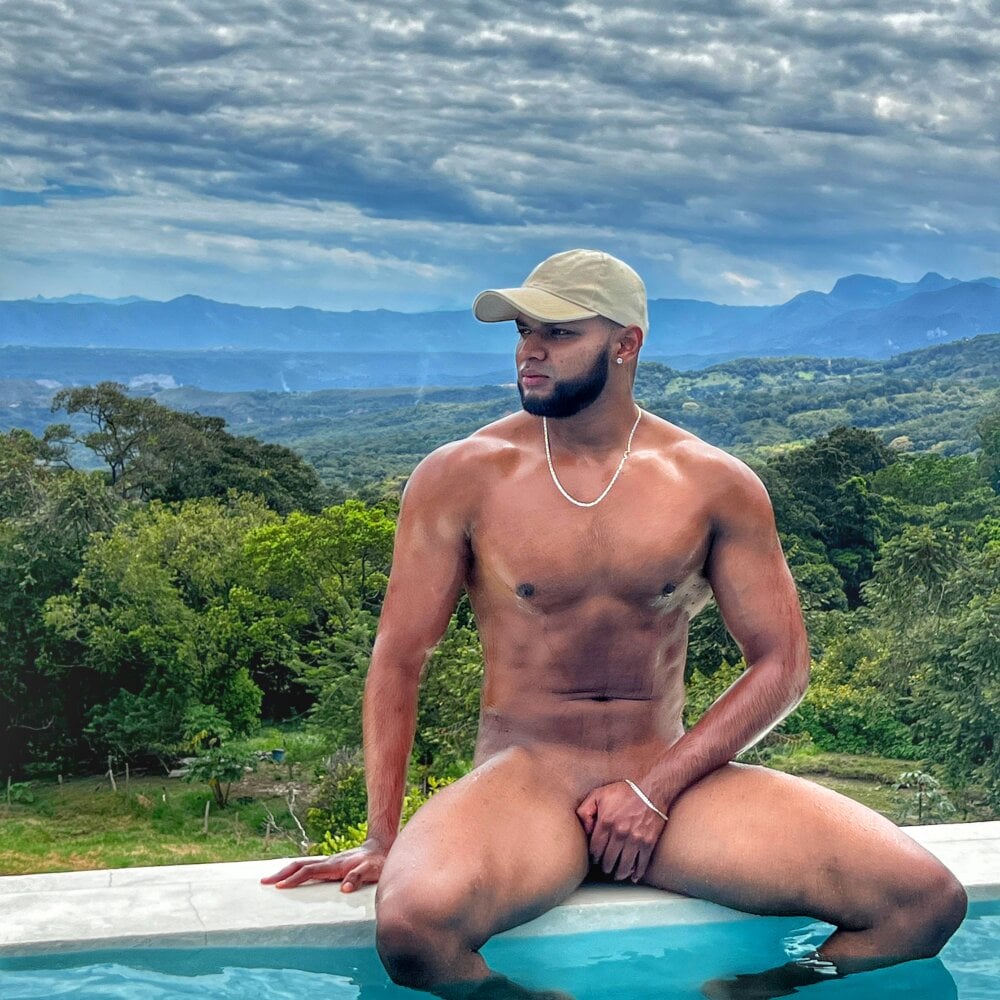 miky_xxx from stripchat