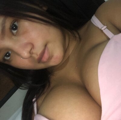 Kariina_bigboobs Female Bigclit Free Cam Strip