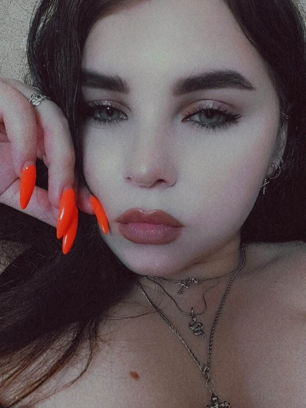 sexcam-girls.com howledduty livesex profile in in-the-palm-of-your-hands cams