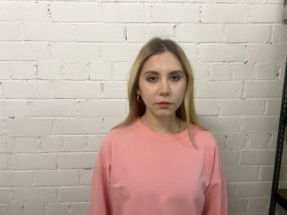 stripchat lilymaiorano webcam profile pic via mega-camsex.com