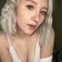 AshleyWhlte's Offline Chat Room