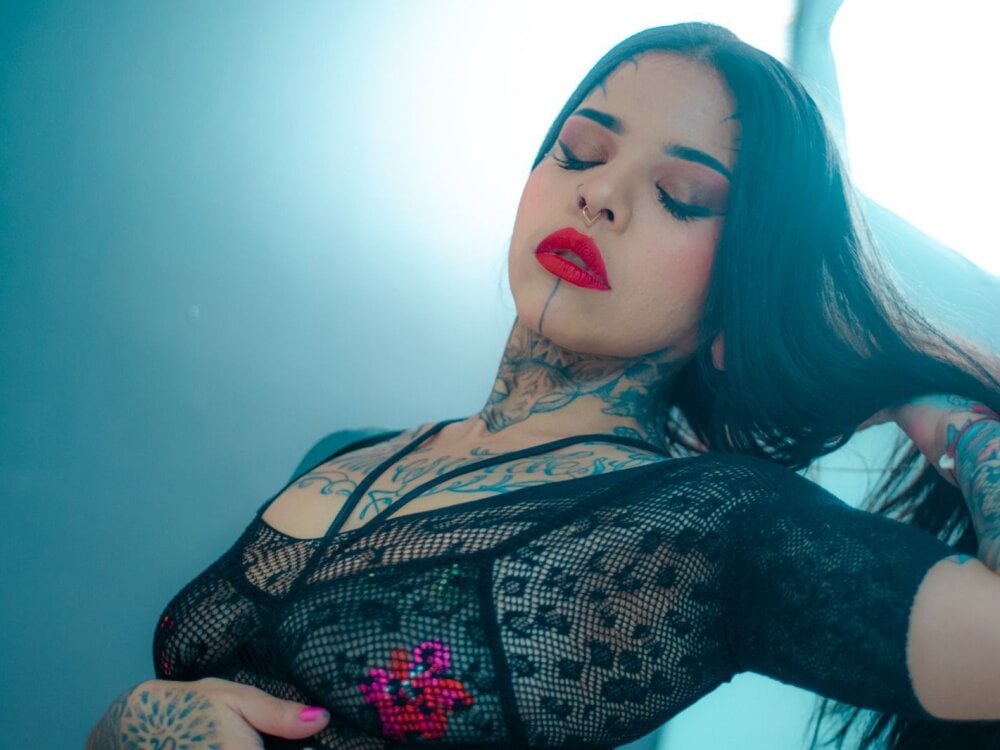 Live sex webcam photo for NinaInk #289997217