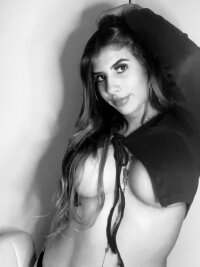 Sweet_amaranta19's Offline Chat Room