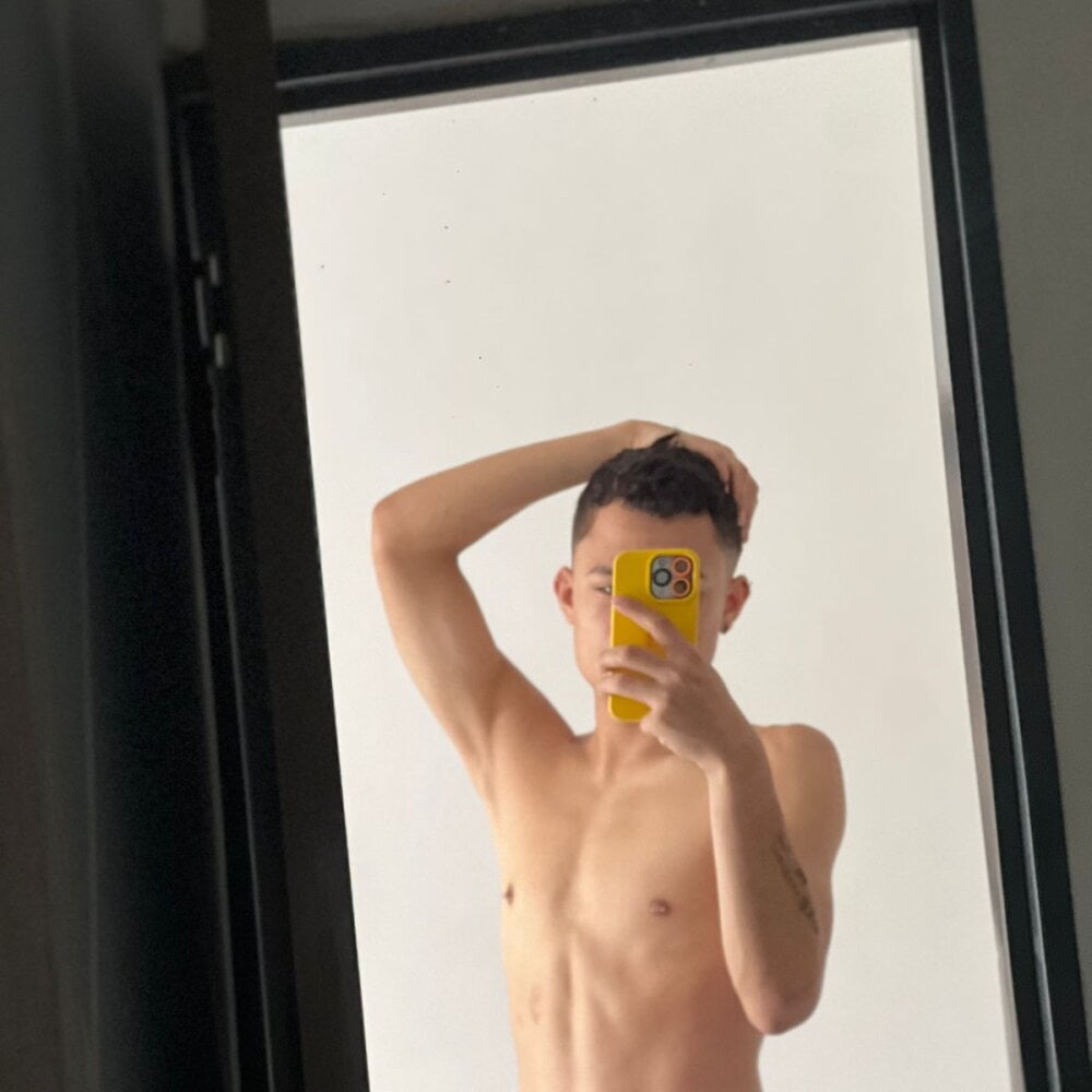 boy_toy6 from stripchat