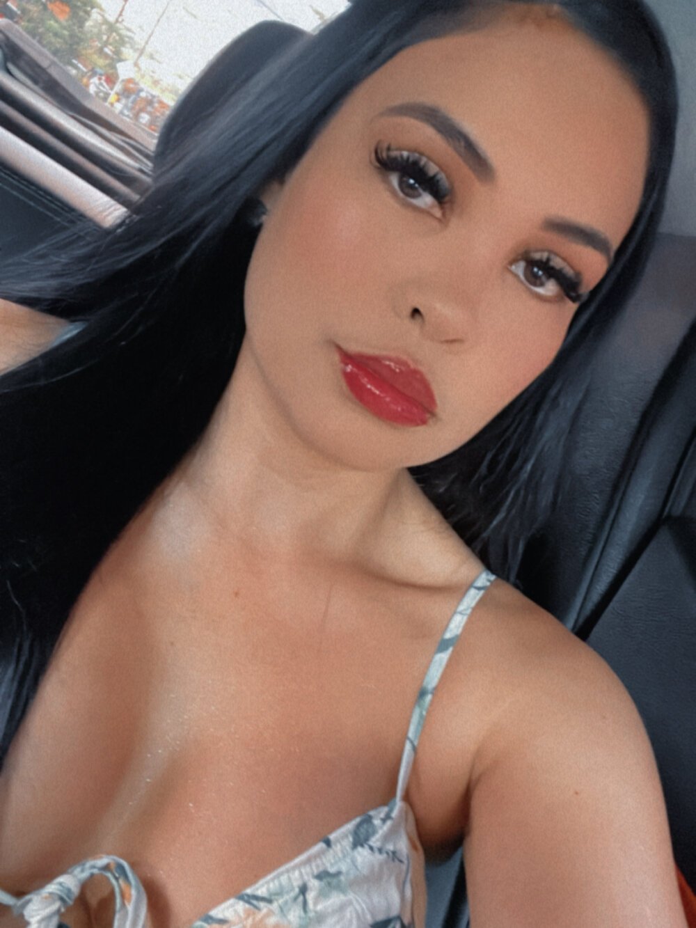 fox_latina from stripchat