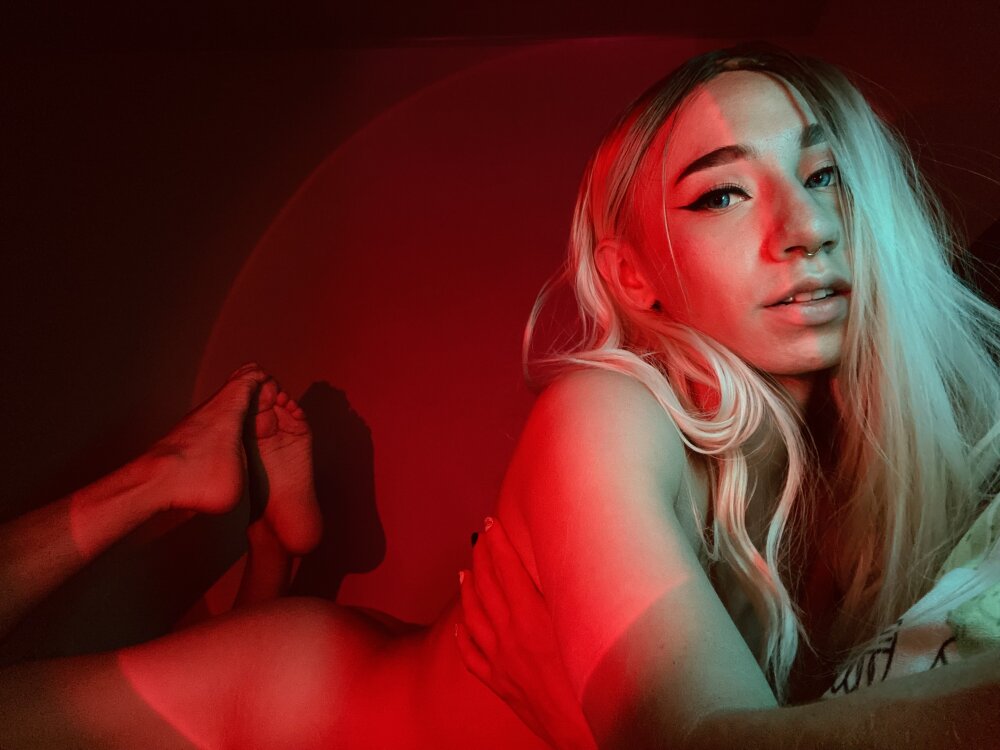 Live sex webcam photo for Littlebunny21 #289827947