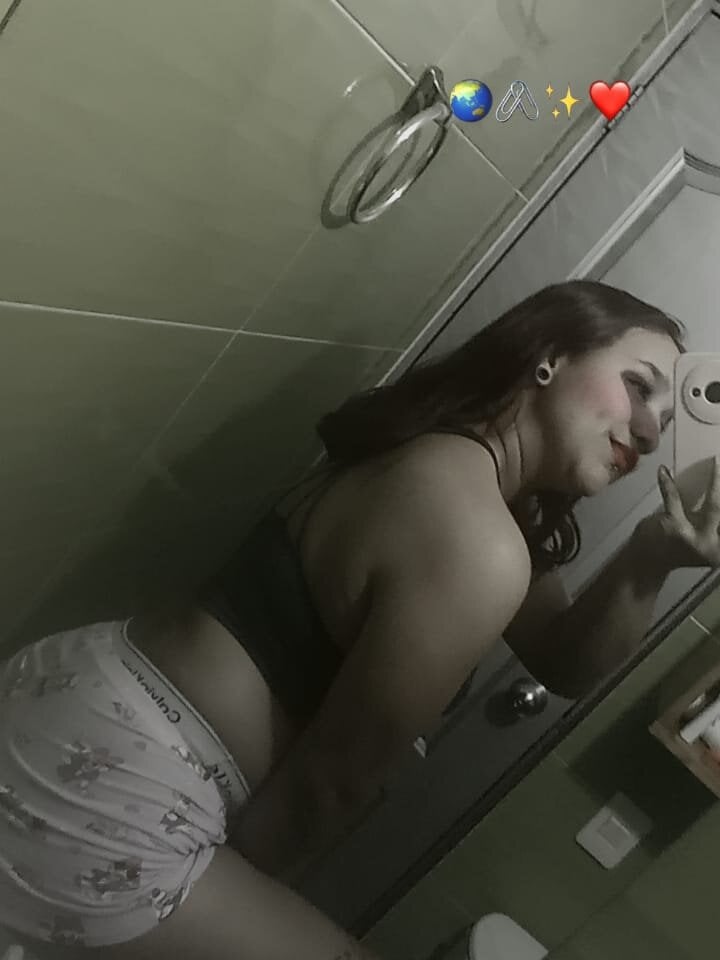 stripchat marilyn_tk webcam profile pic via webcam-sexe.net