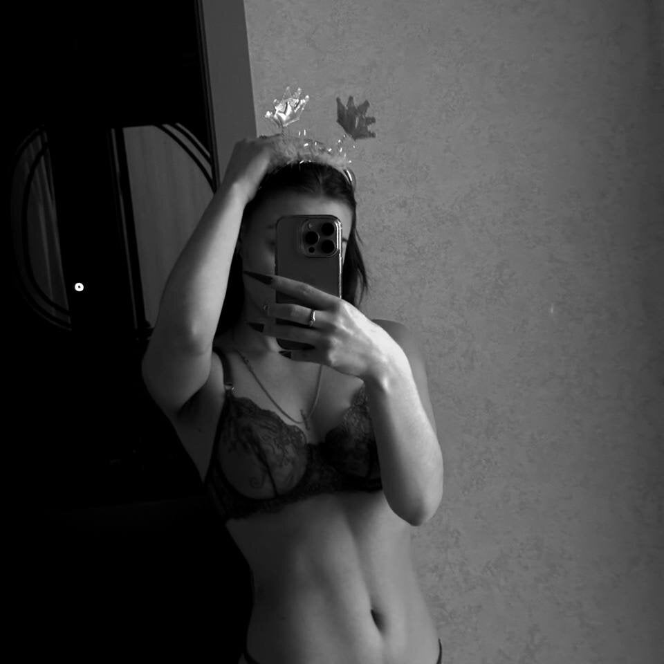 eva_murki webcam livesex profile in small-town-usa cams