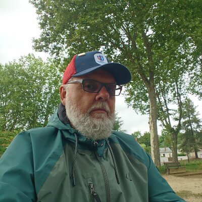 nomadfrenchbigcat Live Cam on StripChat