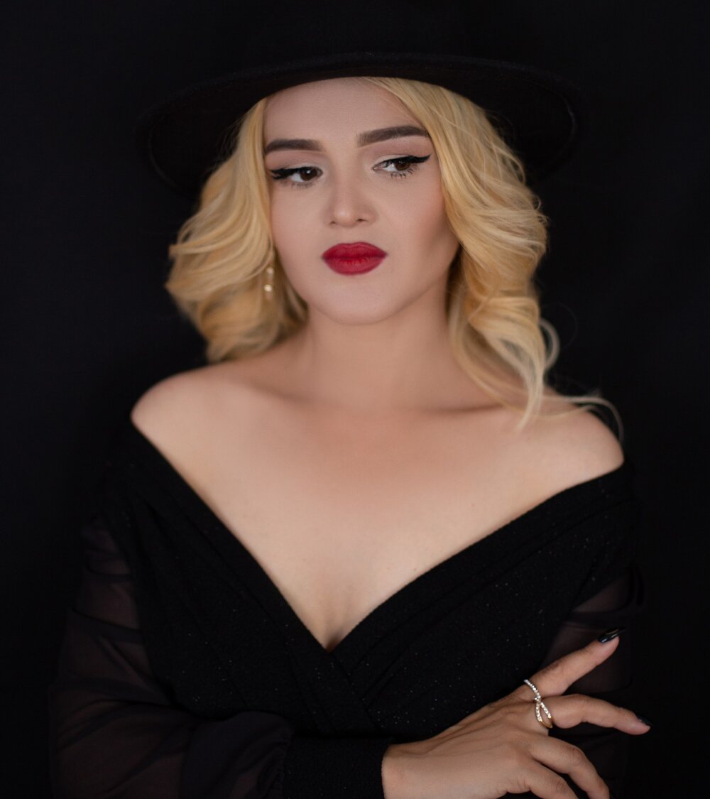 Miss_Lavinia 🥁 online sex stream