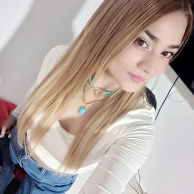 Emmaa_grey