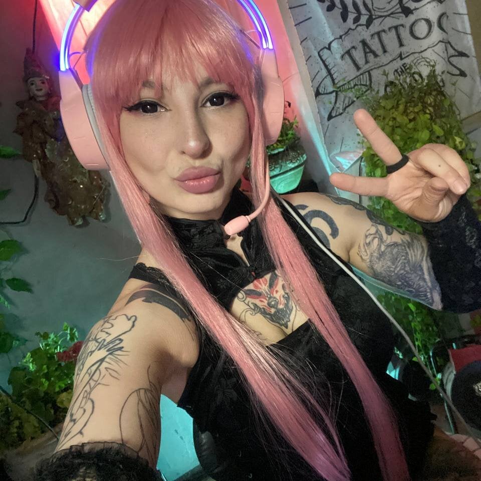 Secret_Bloom offline XXX-chat