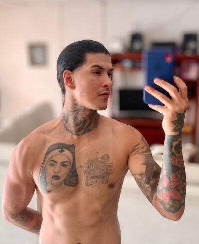 kenji_hiroshi from stripchat