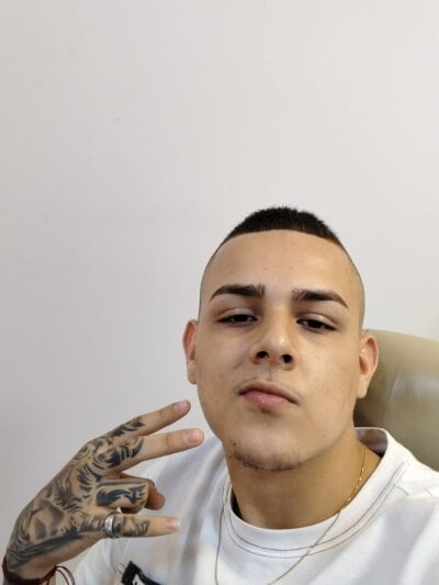 Logan_grey19
