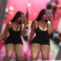 Pamela-HotXXX's Offline Chat Room