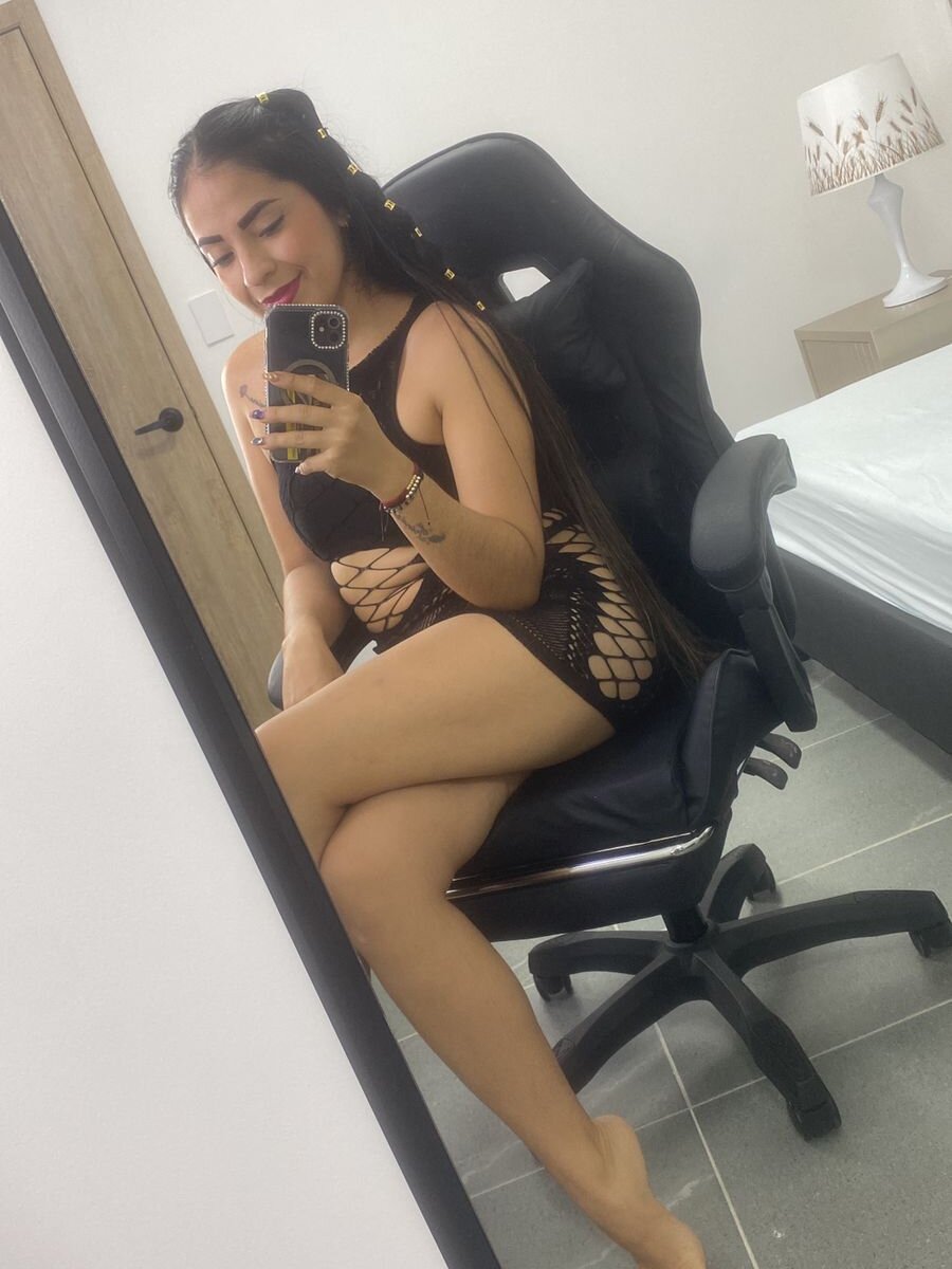 stripchat miaa_colee webcam profile pic via amateursex-livecam.com