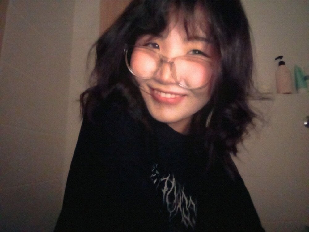 livesexr.com notokyo livesex profile in small-tits cams