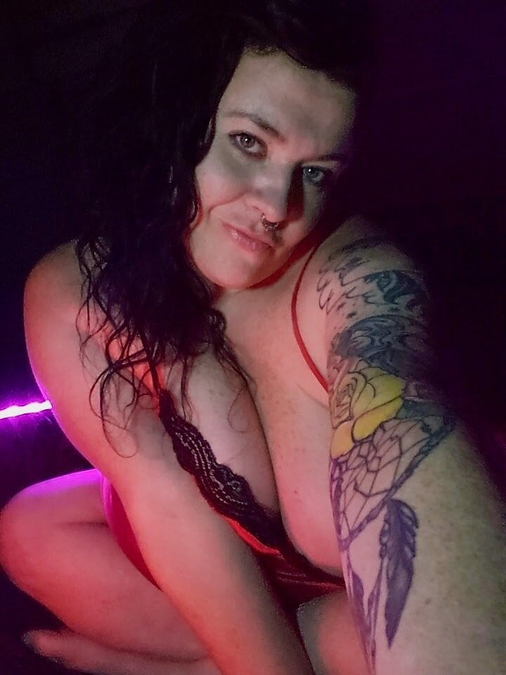 Watch inkedandkinky live on cam on StripChat