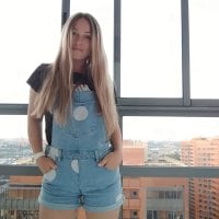 BlondeAlex's Offline Chat Room