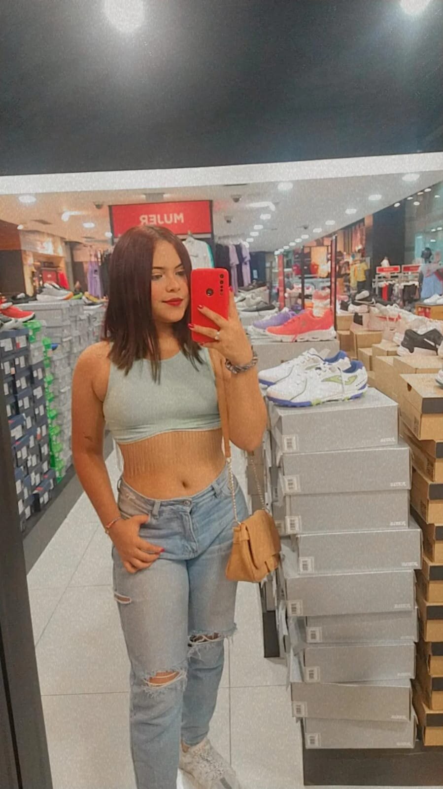 alicie_shy