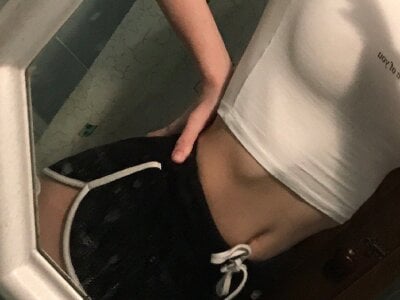 Mathilde_Fleur on StripChat