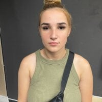 BoobsieJoanna's Offline Chat Room