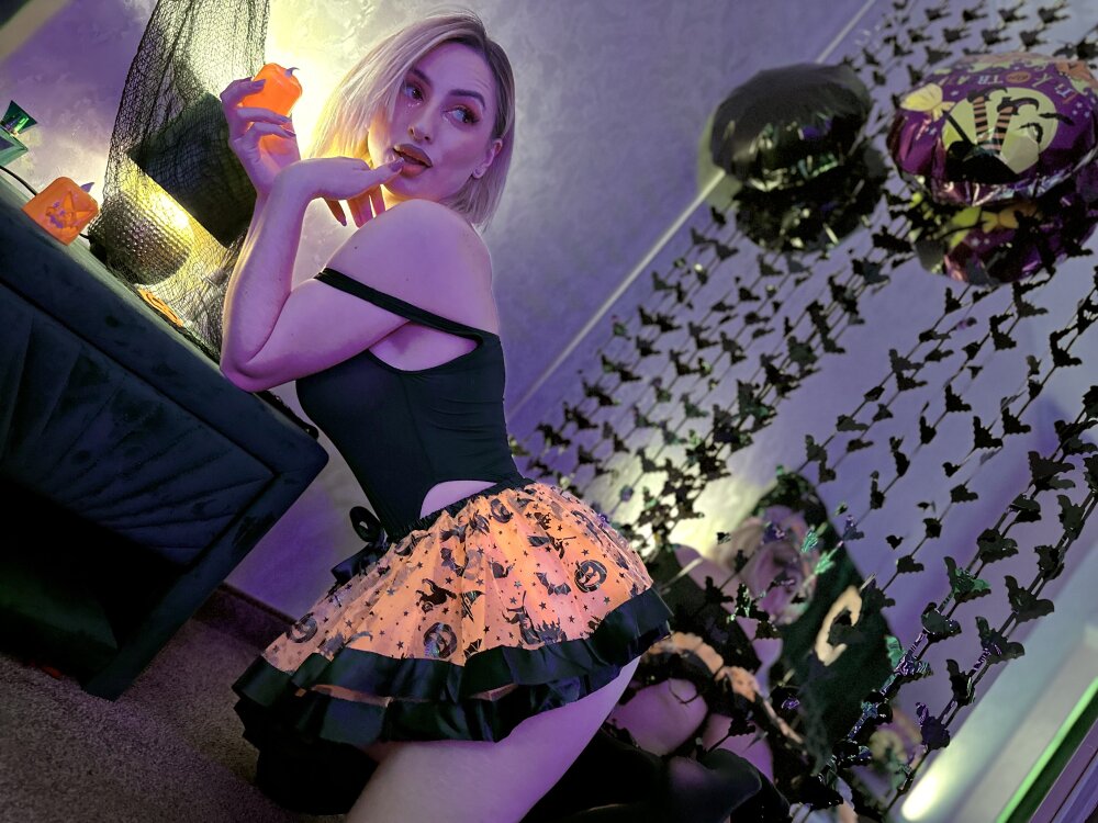 Live sex webcam photo for DeannaReese #290111721