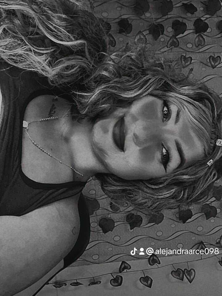 stripchat jessy_hot22 webcam profile pic via pornsexycams.com