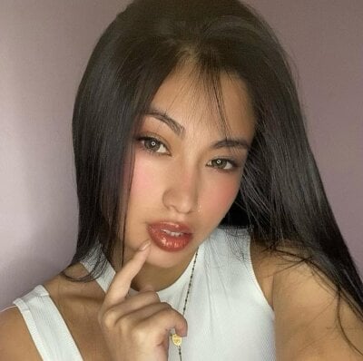 emma_collins_18 on StripChat