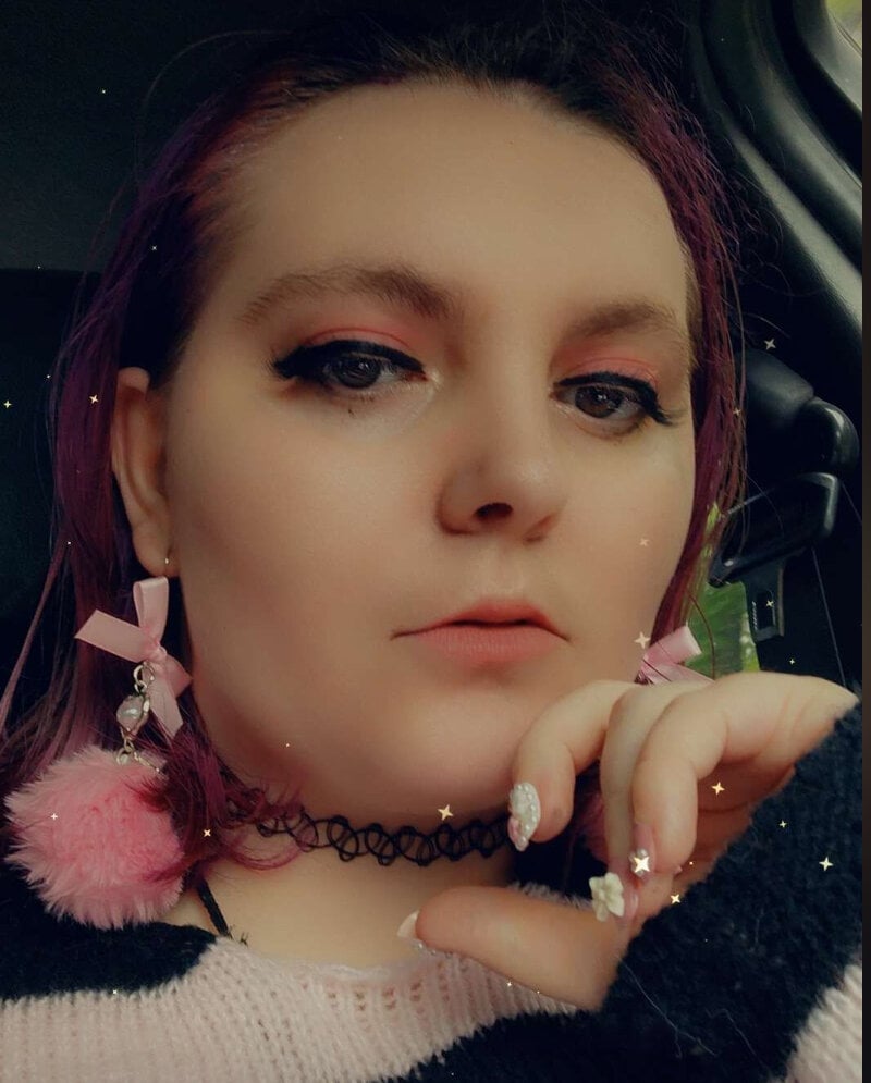 queenhoneyy profile