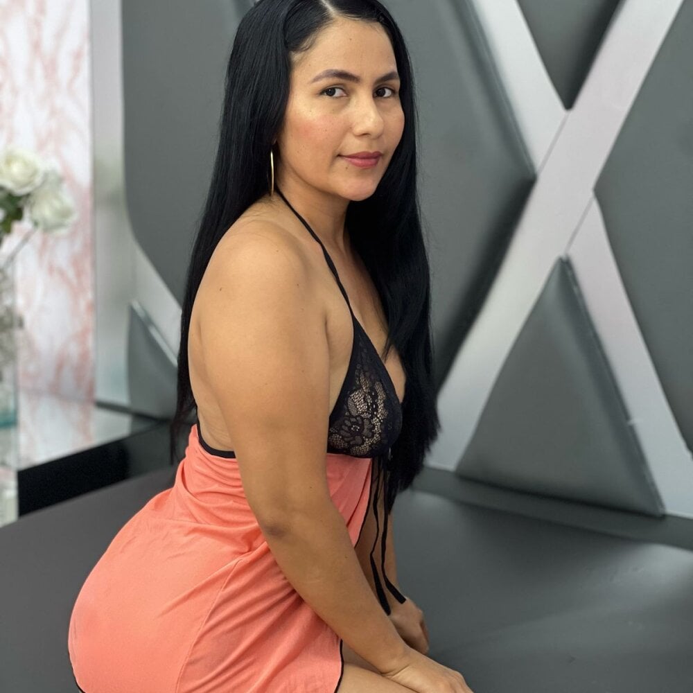 _Scarlett_Hot profile