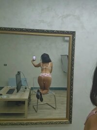 Cleopatra777_'s Offline Chat Room