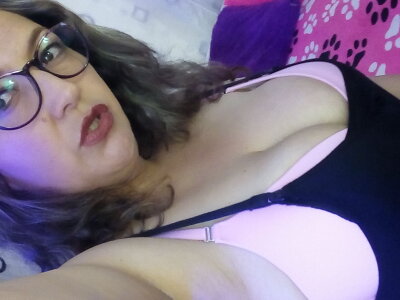 saraqueen__ live on StripChat