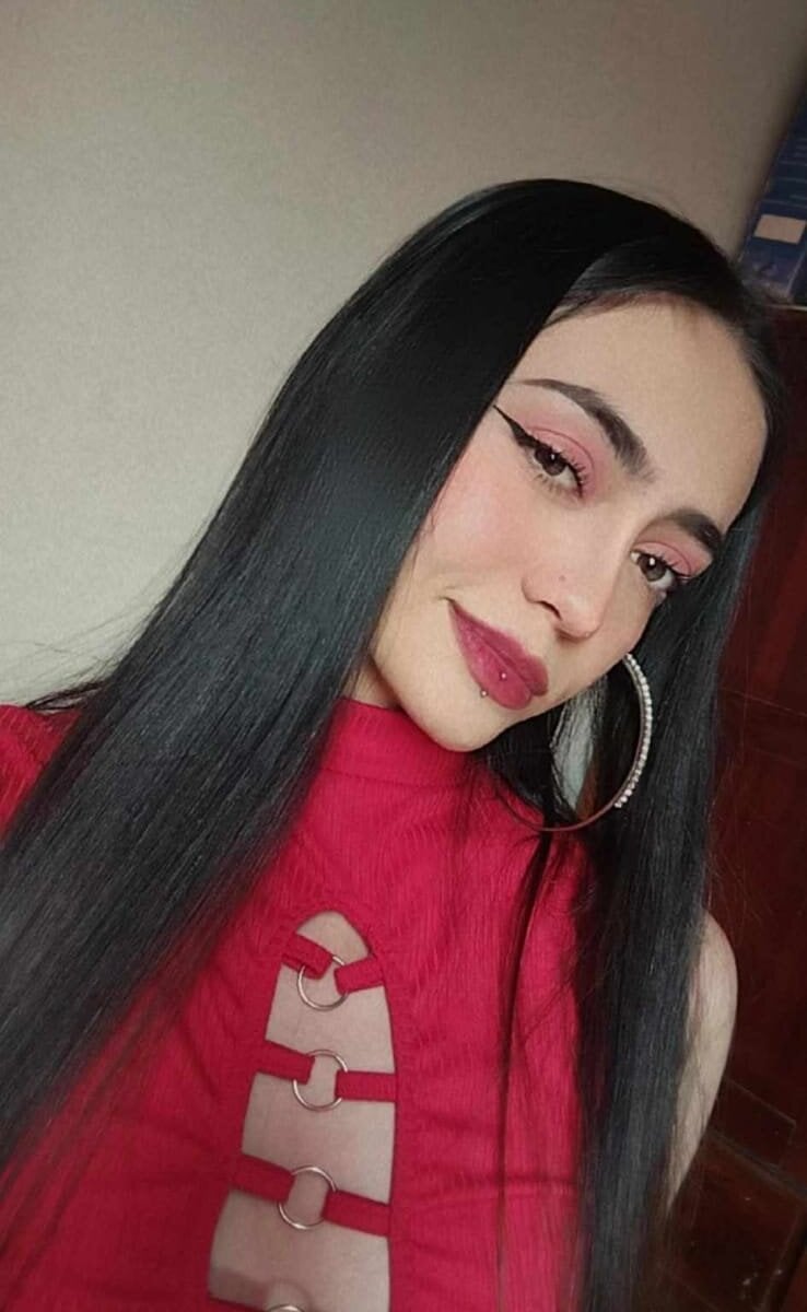 mia_white01 profile
