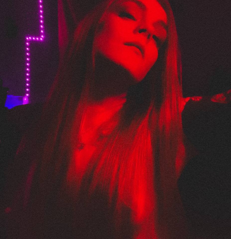 cherrie_sherry's Offline XXX Chat