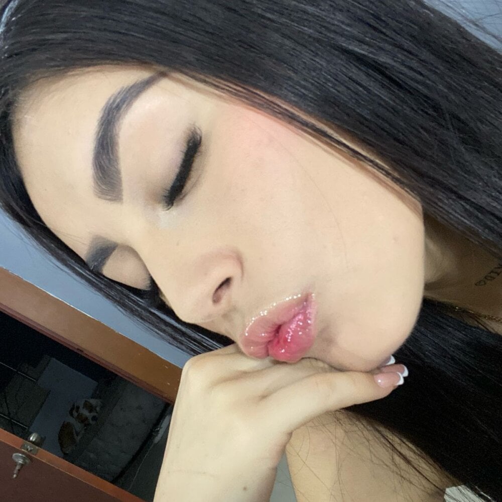 Ahitana__Fox profile