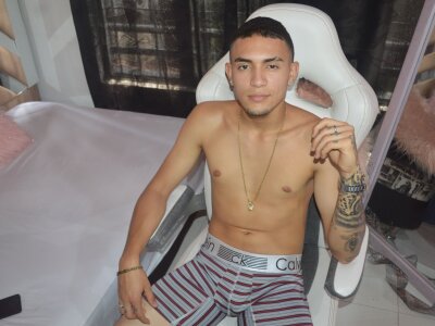 brunocruzz_ from stripchat